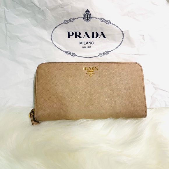 Gorgeous Nude Prada Wallet! 🤩 - Picture 5 of 6